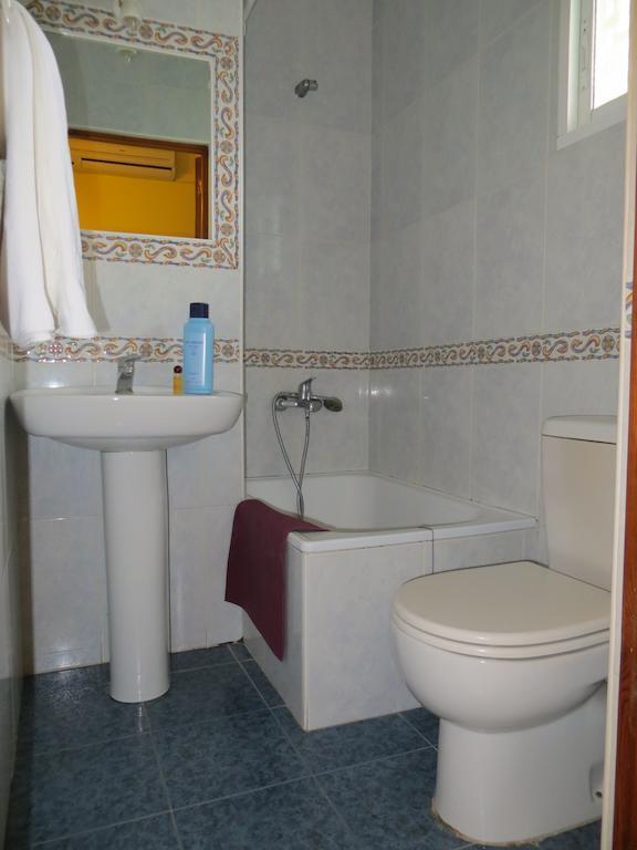 Hostal Restaurante Reina El Tejar Kültér fotó